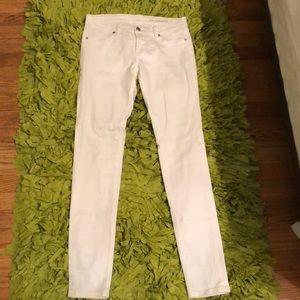 Blank NYC white jegging skinny jeans, size 28.